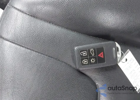 2017 Volvo Xc60 T5 Inscription из США, поврежденный, VIN YV440MRU7H2223549